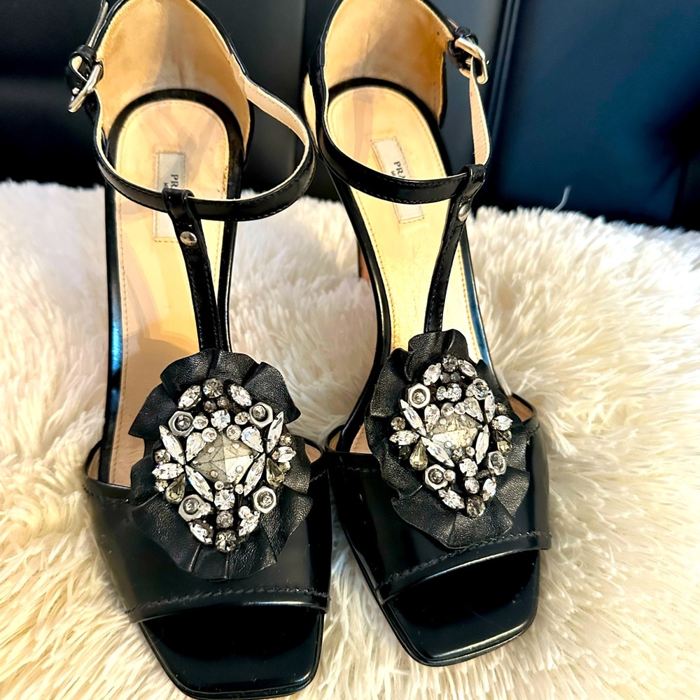 Size 39 Prada heels